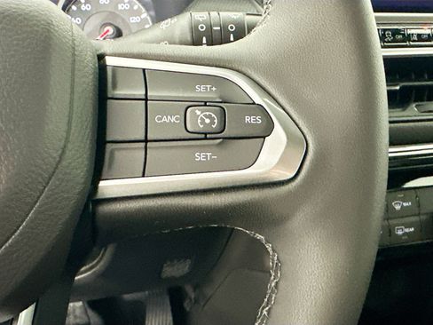 Used 2026 Jeep Compass Latitude AWD/4WD image 13
