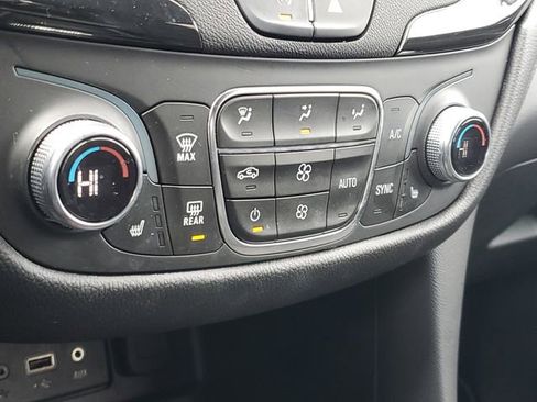 Certified 2023 Chevrolet Equinox RS image 29