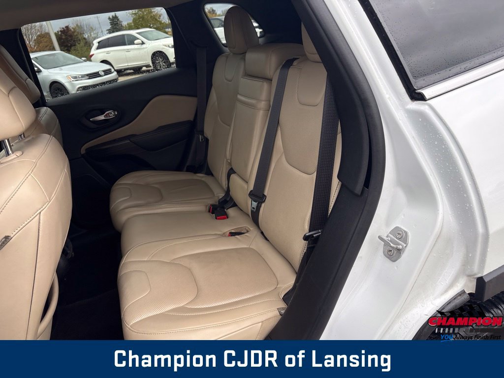 Used 2015 Jeep Cherokee Limited w/ Luxury Group AWD/4WD image 15