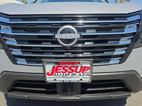 Used 2024 Nissan Rogue S FWD image 32