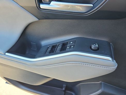 Used 2022 Toyota Highlander XLE image 33