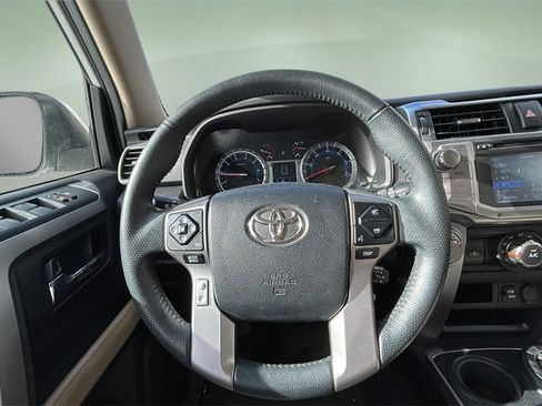 Used 2018 Toyota 4Runner SR5 Premium image 14