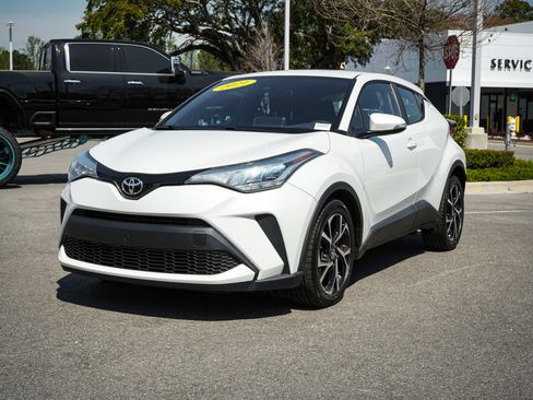 Used 2021 Toyota C-HR XLE image 6