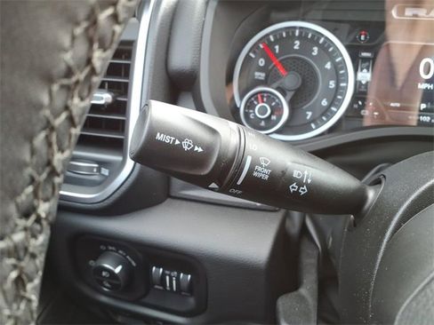 New 2026 RAM 1500 4x4 Crew Cab image 29