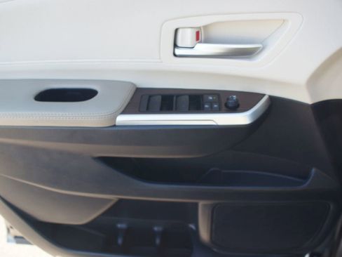 Used 2024 Toyota Sienna XLE image 29