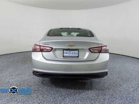 Used 2021 Chevrolet Malibu LT FWD image 6