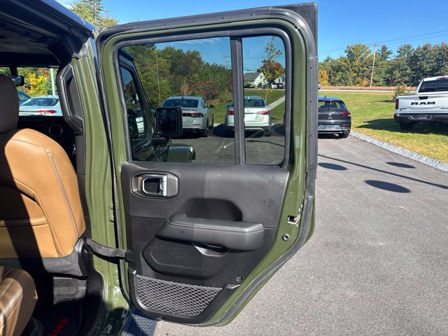 Used 2022 Jeep Wrangler Unlimited Sahara w/ Cold Weather Group AWD/4WD image 14