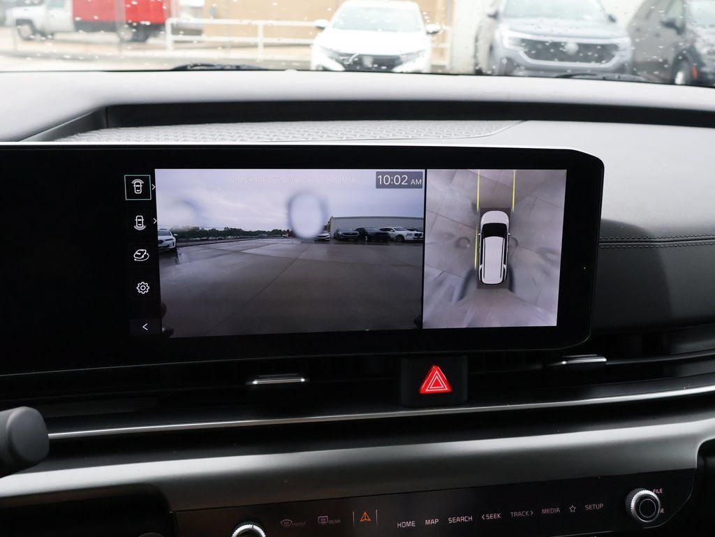 Used 2025 Kia Carnival SX FWD image 23