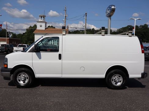 Used 2021 Chevrolet Express 2500 w/ Driver Convenience Package RWD image 13