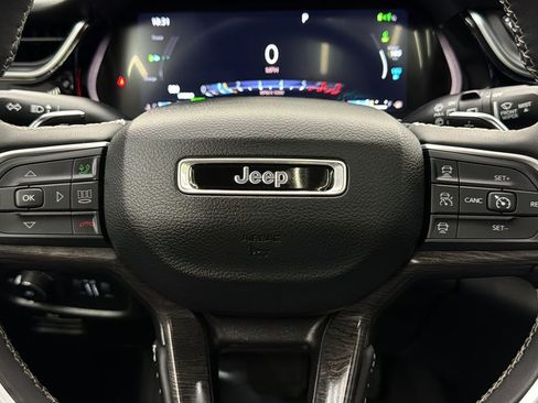 Used 2023 Jeep Grand Cherokee 30th Anniversary AWD/4WD image 25