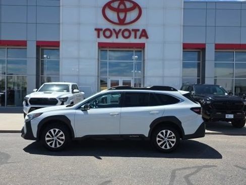 Used 2023 Subaru Outback Premium AWD/4WD image 2