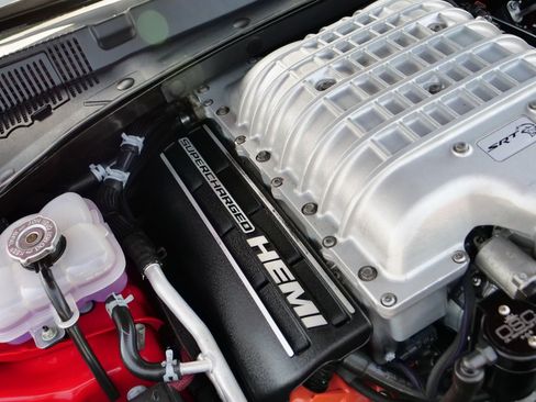 Used 2018 Dodge Charger SRT Hellcat RWD image 15