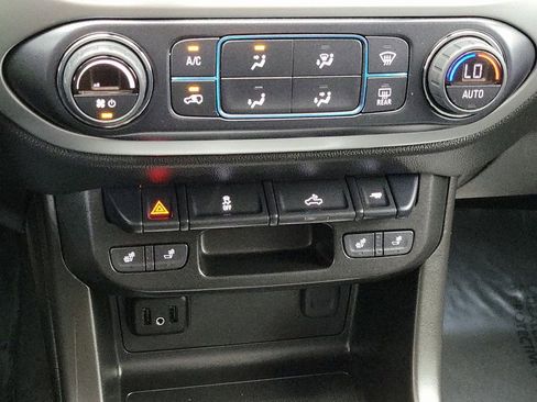 Certified 2022 Chevrolet Colorado LT w/ Luxury Package image 14