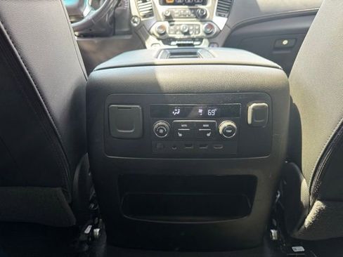 Used 2019 Chevrolet Suburban Premier AWD/4WD image 15
