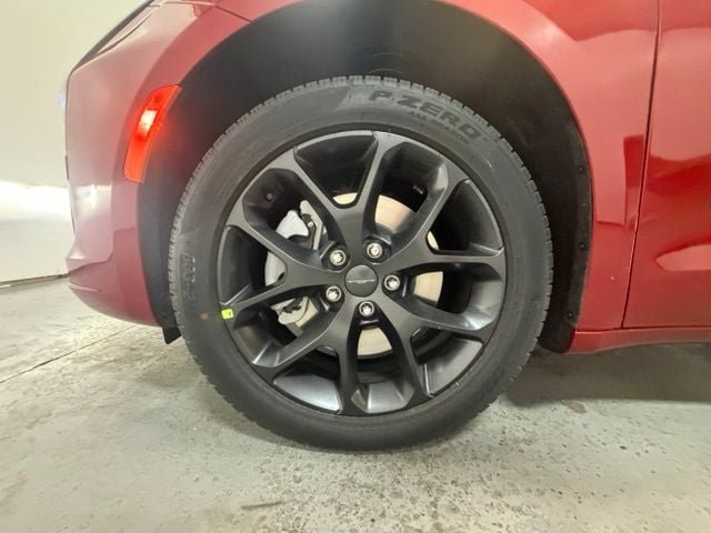 New 2027 Chrysler Pacifica Select AWD/4WD image 11