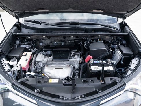 Used 2017 Toyota RAV4 LE FWD image 15