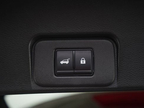 Used 2025 Nissan Rogue SV AWD/4WD image 5