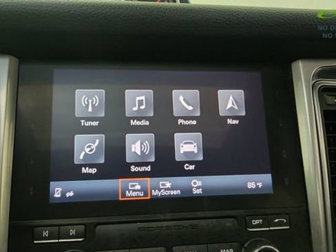 Used 2018 Porsche Macan AWD/4WD image 45