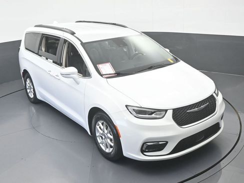 Used 2022 Chrysler Pacifica Touring-L FWD image 53