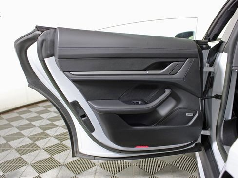 Used 2023 Porsche Taycan 4S image 34