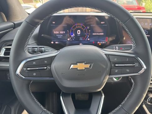 New 2025 Chevrolet Traverse LT w/ Driver Confidence Package image 31