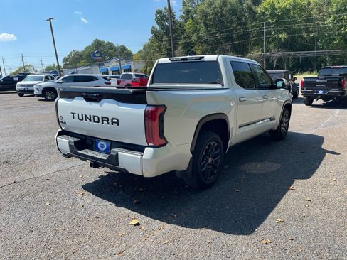 Used 2024 Toyota Tundra Platinum AWD/4WD image 6