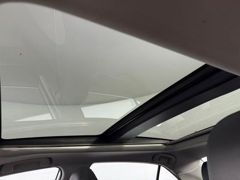 Used 2019 Toyota Camry XLE FWD image 22