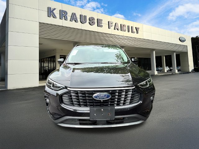 Certified 2024 Ford Escape Platinum AWD/4WD image 2