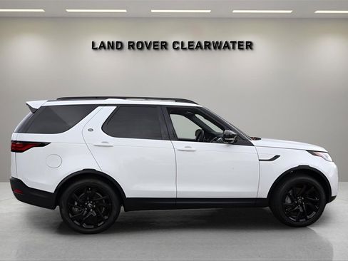 New 2025 Land Rover Discovery S image 6