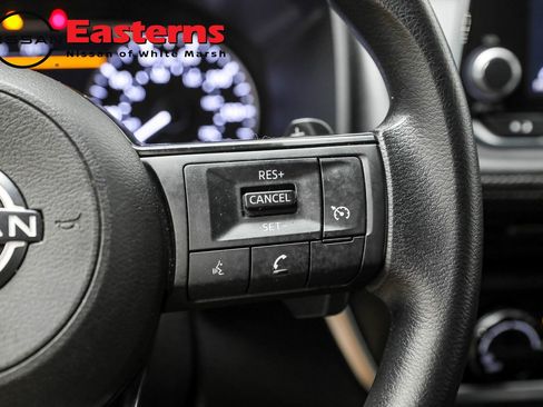 Used 2023 Nissan Rogue S image 18