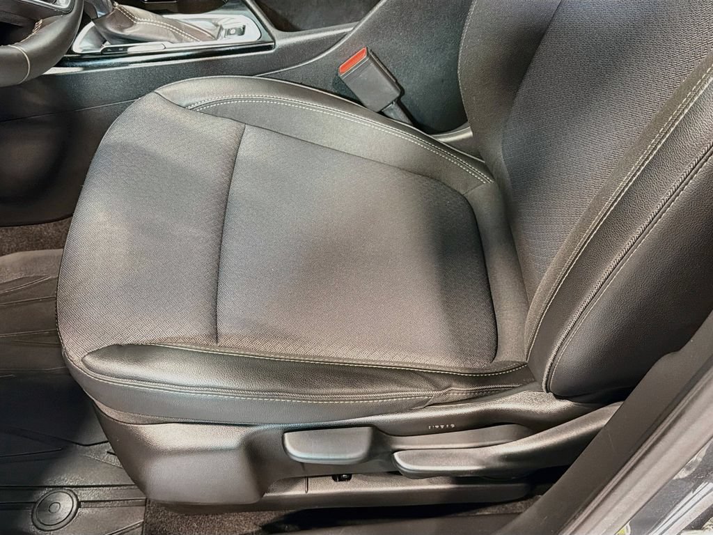 Used 2022 Buick Encore GX Preferred w/ Sport Touring Package FWD image 20