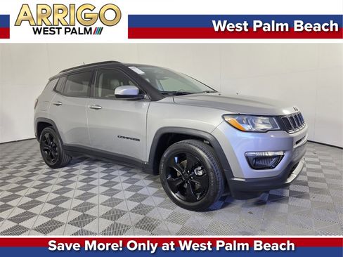 Used 2020 Jeep Compass Latitude image 1