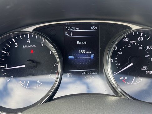 Used 2016 Nissan Rogue SL w/ SL Premium Package image 18