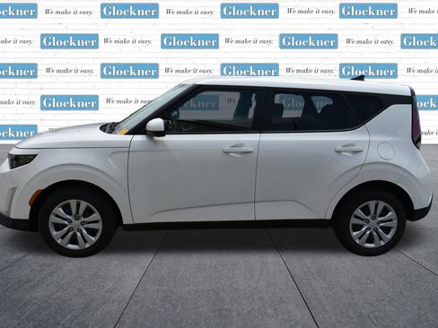 Used 2023 Kia Soul LX FWD image 9