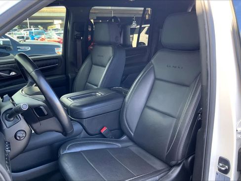 Used 2023 GMC Yukon XL Denali w/ Advanced Technology Package AWD/4WD image 11
