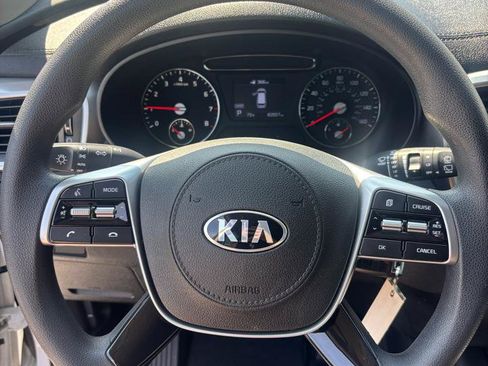 Used 2020 Kia Sorento AWD V6 image 12