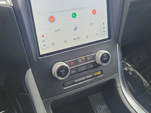 Used 2023 Ford Edge Titanium w/ Class II Trailer Tow Package image 18