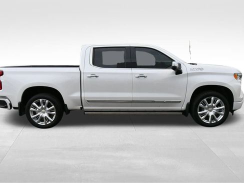 Used 2023 Chevrolet Silverado 1500 High Country w/ High Country Premium Package AWD/4WD image 9