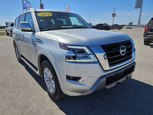 Used 2024 Nissan Armada SV image 11