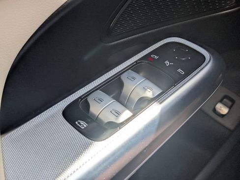 Used 2025 Mercedes-Benz E 350 4MATIC Sedan image 20