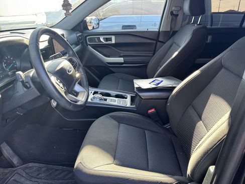 Used 2022 Ford Explorer XLT image 9