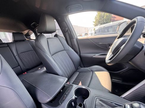 Used 2021 Toyota Venza XLE AWD/4WD image 19