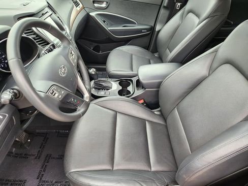 Used 2017 Hyundai Santa Fe Limited FWD image 9