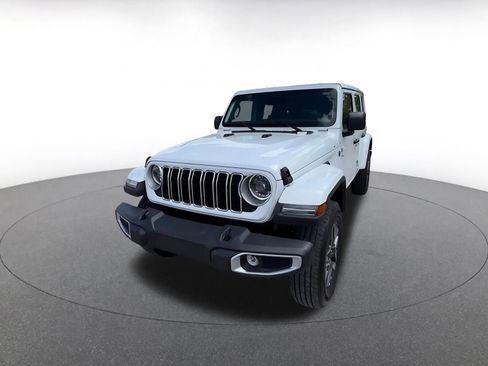 Used 2025 Jeep Wrangler Unlimited Sahara AWD/4WD image 7