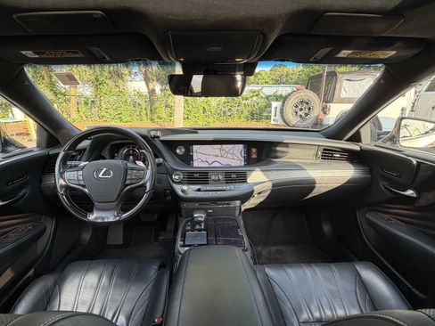 Used 2018 Lexus LS 500 w/ Interior Upgrade Package RWD image 38