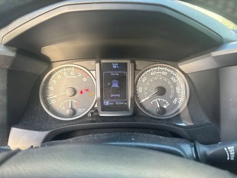 Used 2019 Toyota Tacoma TRD Sport w/ Technology Package RWD image 2