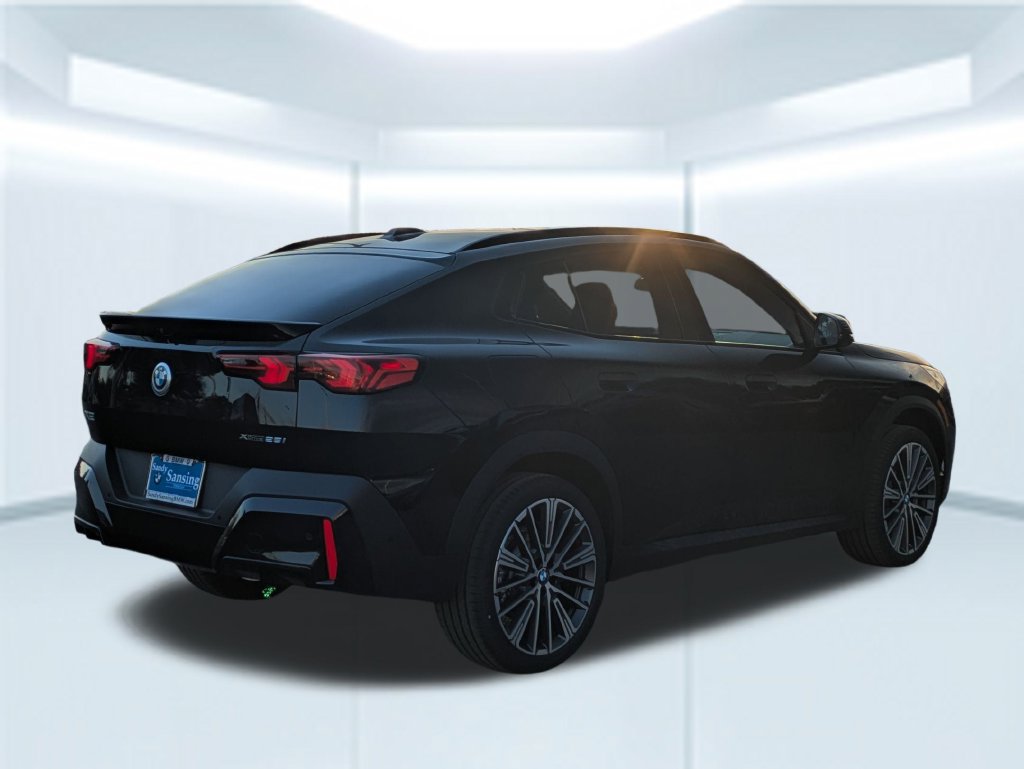 New 2026 BMW X2 xDrive28i w/ Technology Package AWD/4WD image 5