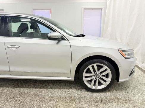 Used 2017 Volkswagen Passat 3.6 SEL Premium image 8