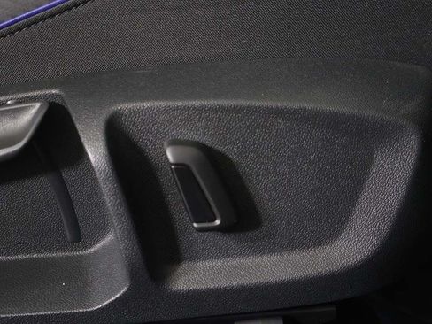 Used 2023 Volkswagen Golf R AWD/4WD image 38