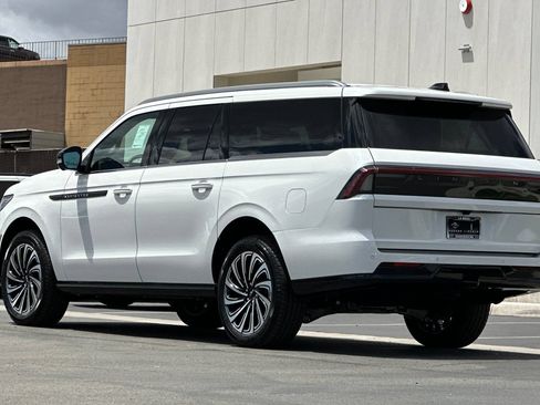 New 2026 Lincoln Navigator L Black Label AWD/4WD image 5